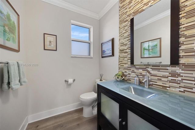 15910 SW 69th Ln, Miami, FL 33193