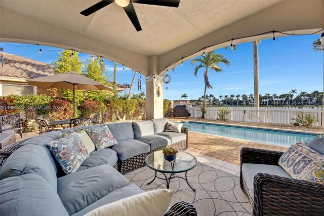 15910 SW 69th Ln, Miami, FL 33193