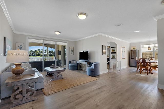 15910 SW 69th Ln, Miami, FL 33193