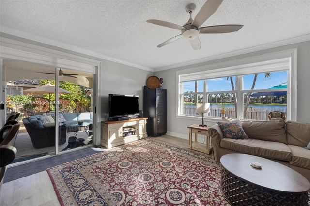 15910 SW 69th Ln, Miami, FL 33193