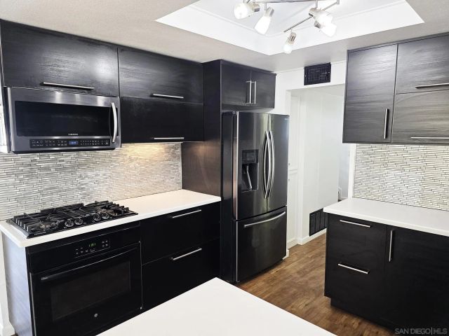 2230 Ledgeview Ln, Spring Valley, CA 91977