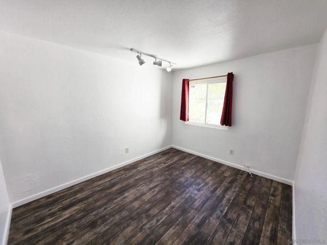 2230 Ledgeview Ln, Spring Valley, CA 91977