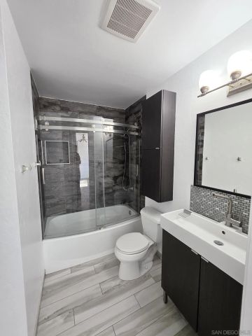 2230 Ledgeview Ln, Spring Valley, CA 91977