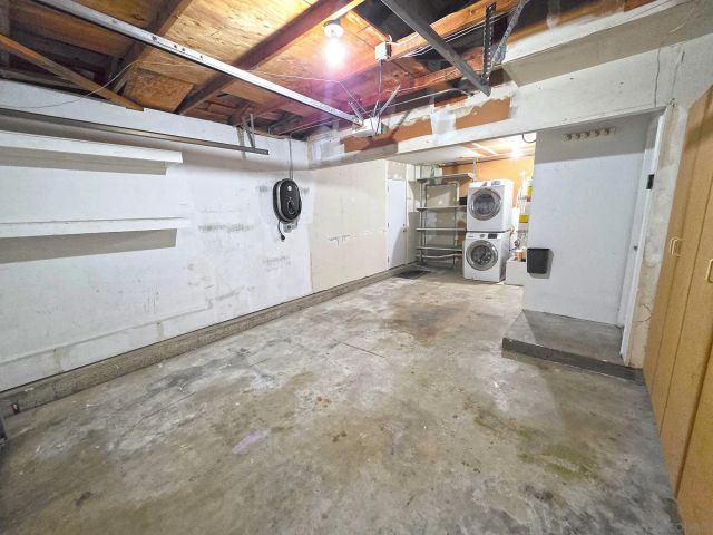 2230 Ledgeview Ln, Spring Valley, CA 91977