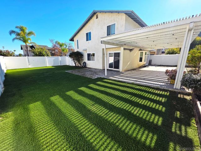 2230 Ledgeview Ln, Spring Valley, CA 91977