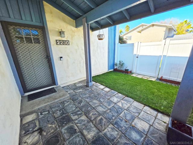 2230 Ledgeview Ln, Spring Valley, CA 91977