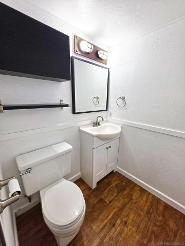 2230 Ledgeview Ln, Spring Valley, CA 91977