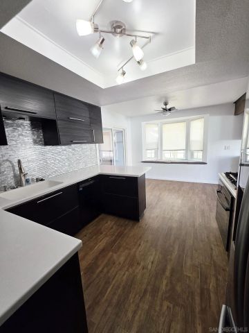 2230 Ledgeview Ln, Spring Valley, CA 91977