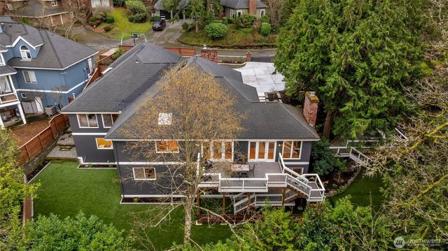8402 SE 53rd Place, Mercer Island, WA 98040