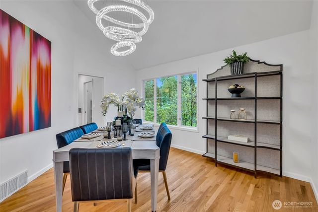 8402 SE 53rd Place, Mercer Island, WA 98040