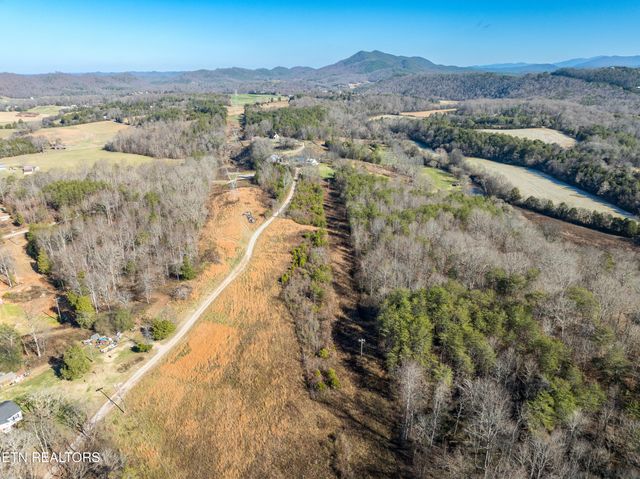 Fairview Rd, Tellico Plains, TN 37385