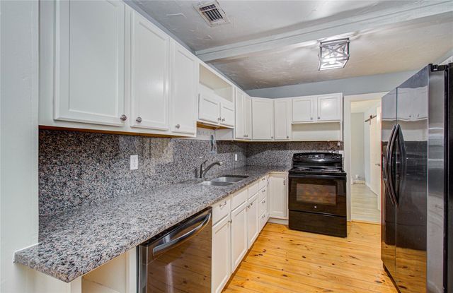 15510 Cypress Garden Drive A, Tomball, TX 77377