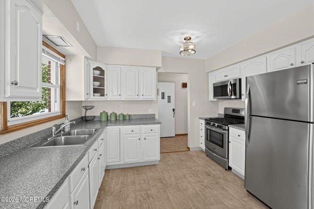 39 N Edward Street, Sayreville, NJ 08872