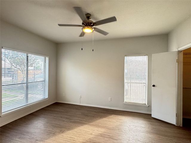 6602 Harbor Town Drive 303, Houston, TX 77036