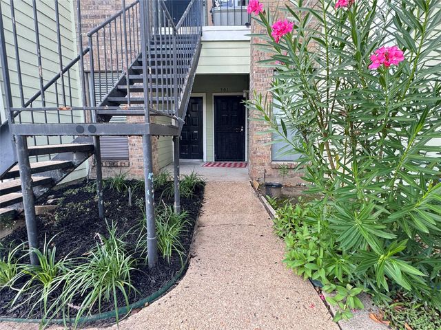 6602 Harbor Town Drive 303, Houston, TX 77036