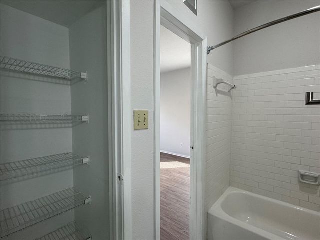 6602 Harbor Town Drive 303, Houston, TX 77036