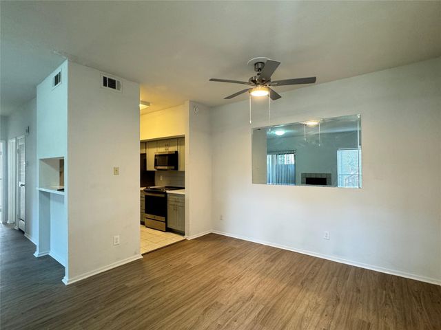 6602 Harbor Town Drive 303, Houston, TX 77036