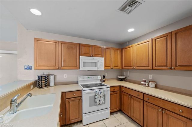 218 Pembroke ST, Lehigh Acres, FL 33974