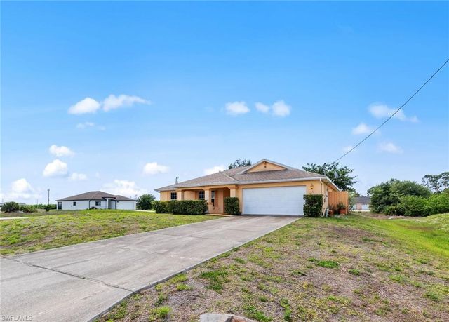 218 Pembroke ST, Lehigh Acres, FL 33974