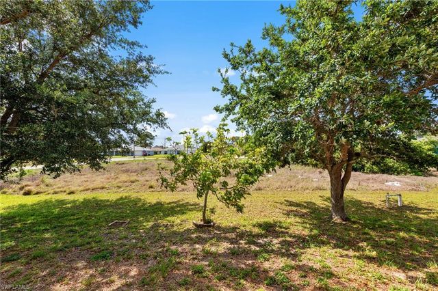 218 Pembroke ST, Lehigh Acres, FL 33974
