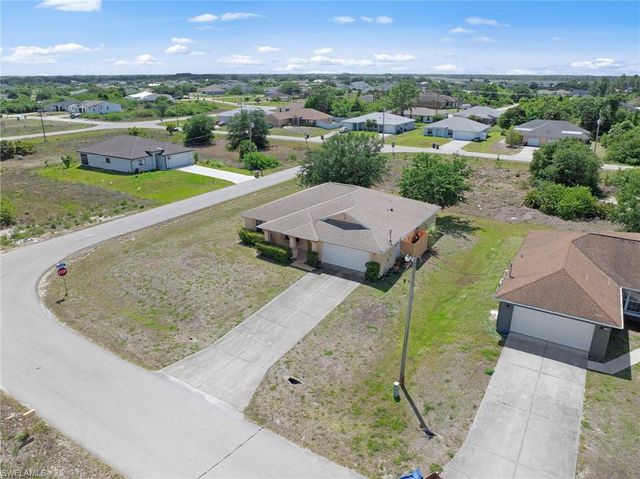218 Pembroke ST, Lehigh Acres, FL 33974