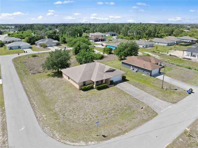218 Pembroke ST, Lehigh Acres, FL 33974