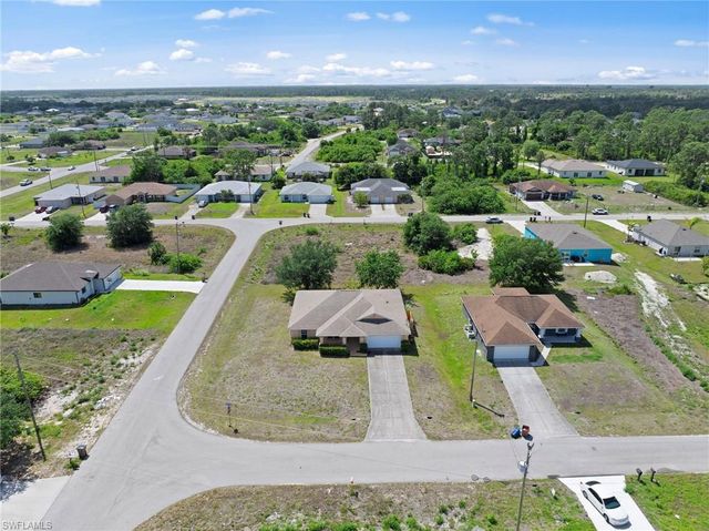 218 Pembroke ST, Lehigh Acres, FL 33974