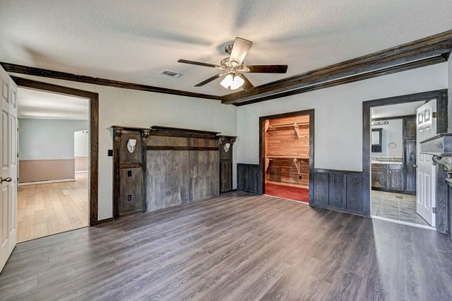 858 Big Hawg Dr, Trinity, TX 75862