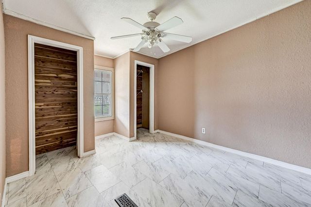 858 Big Hawg Dr, Trinity, TX 75862