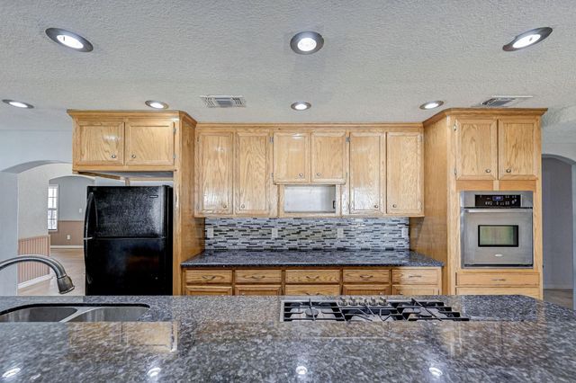 858 Big Hawg Dr, Trinity, TX 75862