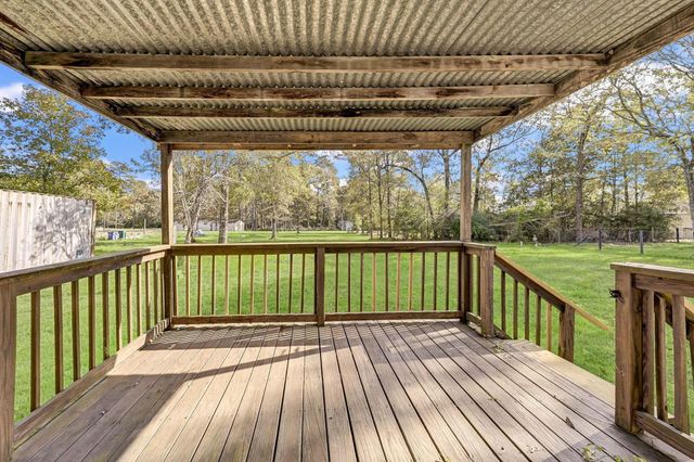 858 Big Hawg Dr, Trinity, TX 75862