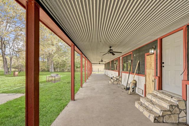858 Big Hawg Dr, Trinity, TX 75862