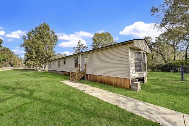 858 Big Hawg Dr, Trinity, TX 75862