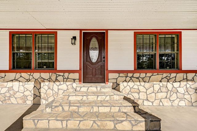 858 Big Hawg Dr, Trinity, TX 75862