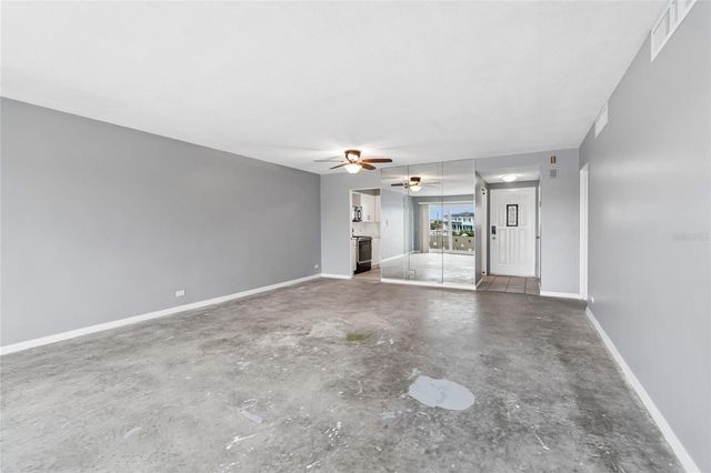 1365 N SNELL ISLE BOULEVARD NE 2E, St Petersburg, FL 33704