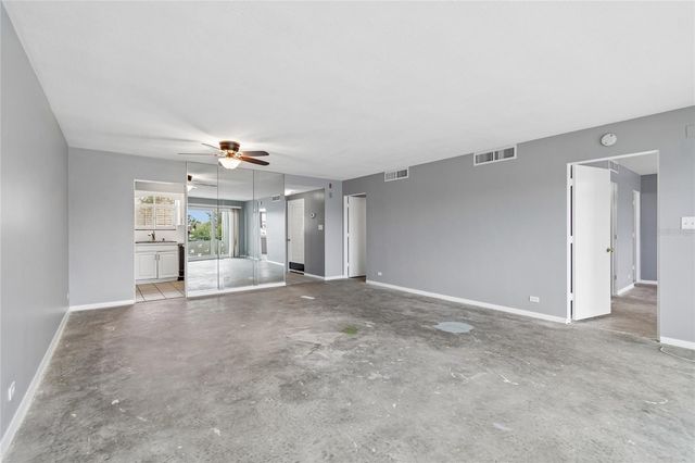 1365 N SNELL ISLE BOULEVARD NE 2E, St Petersburg, FL 33704