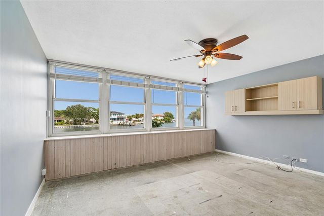 1365 N SNELL ISLE BOULEVARD NE 2E, St Petersburg, FL 33704