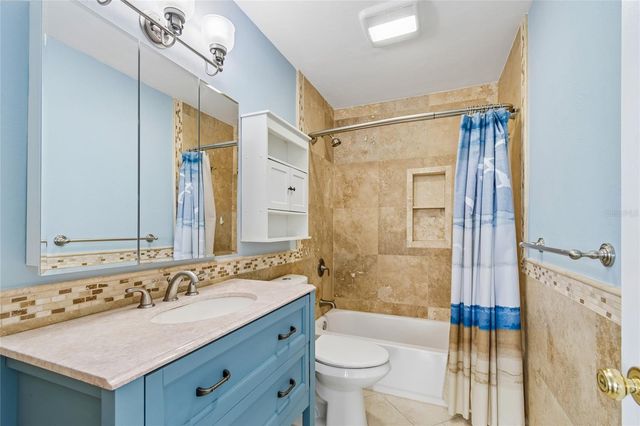 1365 N SNELL ISLE BOULEVARD NE 2E, St Petersburg, FL 33704