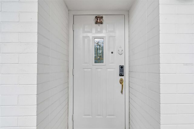 1365 N SNELL ISLE BOULEVARD NE 2E, St Petersburg, FL 33704
