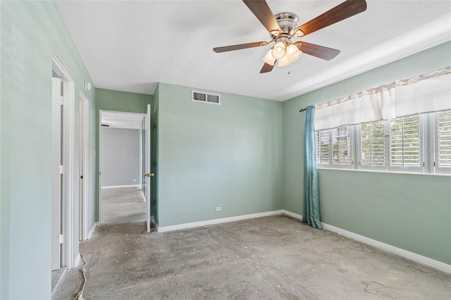 1365 N SNELL ISLE BOULEVARD NE 2E, St Petersburg, FL 33704