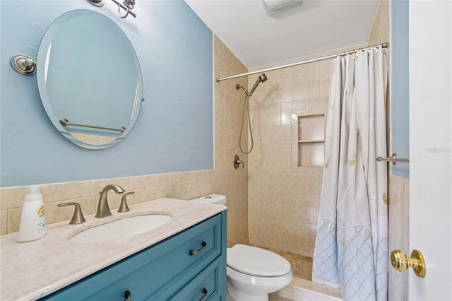 1365 N SNELL ISLE BOULEVARD NE 2E, St Petersburg, FL 33704