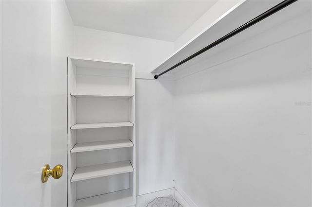 1365 N SNELL ISLE BOULEVARD NE 2E, St Petersburg, FL 33704