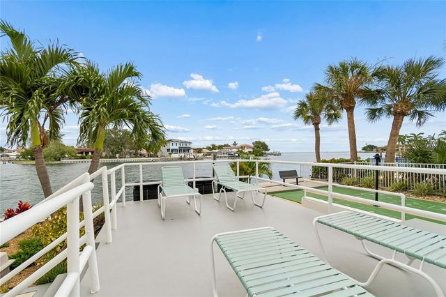 1365 N SNELL ISLE BOULEVARD NE 2E, St Petersburg, FL 33704