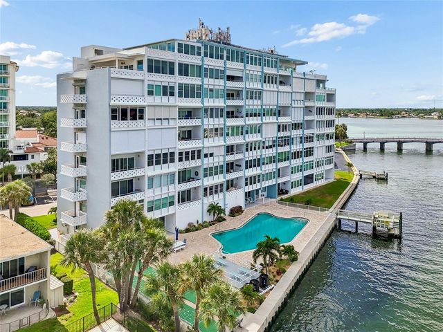1365 N SNELL ISLE BOULEVARD NE 2E, St Petersburg, FL 33704