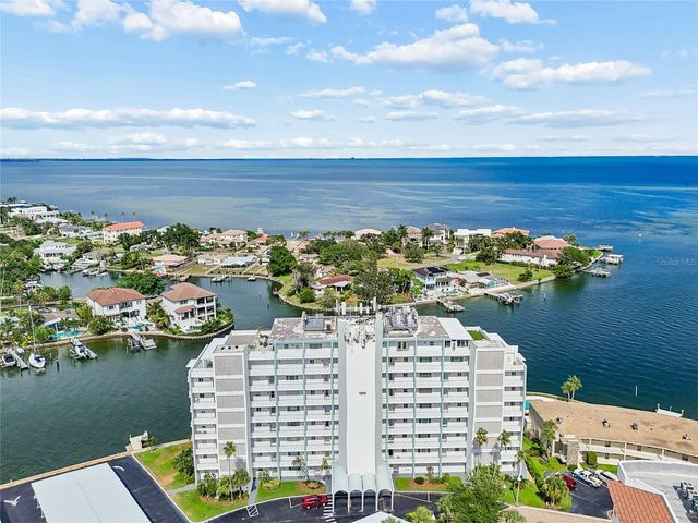 1365 N SNELL ISLE BOULEVARD NE 2E, St Petersburg, FL 33704