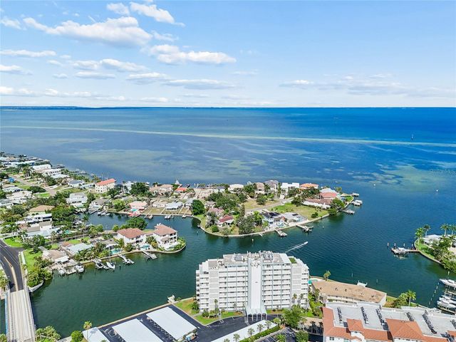 1365 N SNELL ISLE BOULEVARD NE 2E, St Petersburg, FL 33704