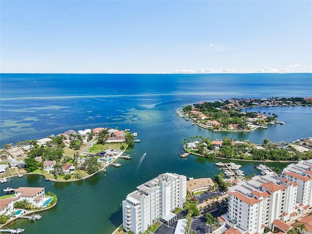 1365 N SNELL ISLE BOULEVARD NE 2E, St Petersburg, FL 33704