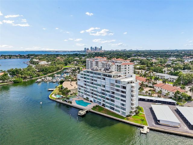 1365 N SNELL ISLE BOULEVARD NE 2E, St Petersburg, FL 33704