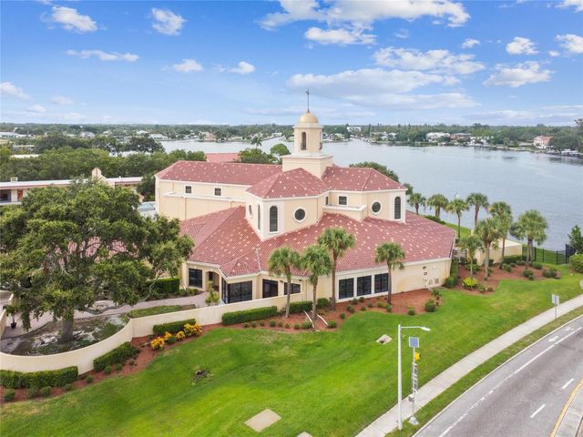 1365 N SNELL ISLE BOULEVARD NE 2E, St Petersburg, FL 33704