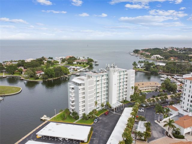 1365 N SNELL ISLE BOULEVARD NE 2E, St Petersburg, FL 33704